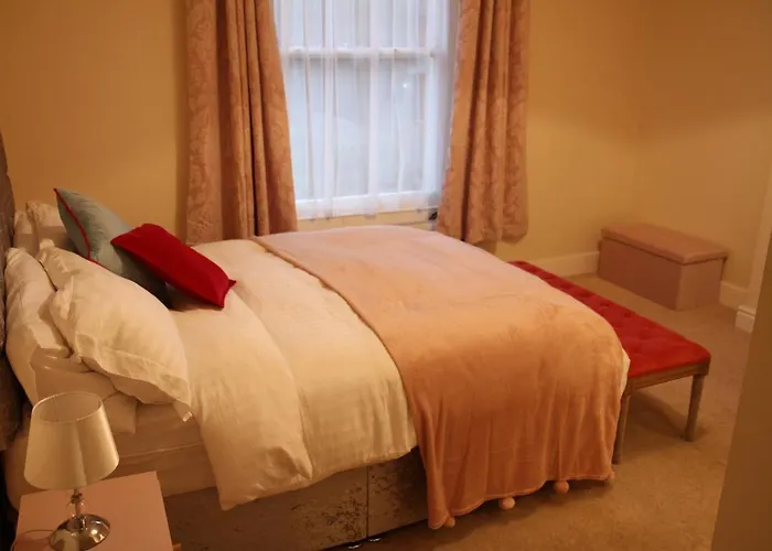 Mostyn Villa 2 Free Private Parking